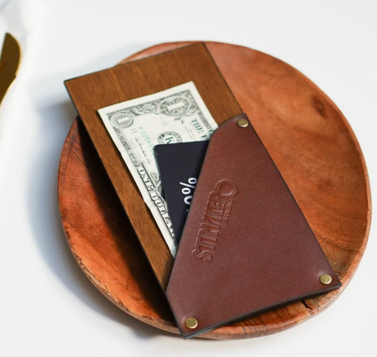 Lavender portabanconote in legno personalizzato con incisione laser ricevuta per gli ospiti, per ristoranti, libretto di servizio personalizzato, presentatore di assegni per server BookWood, porta fatture personalizzato Schermata_2025-03-21_alle_18.00.03.png