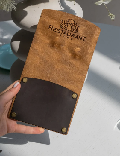 Dim Gray porta assegni  legno personalizzato con incisione laser ricevuta per gli ospiti, per ristoranti, libretto di servizio personalizzato, presentatore di assegni per server BookWood, porta fatture personalizzato Schermata_2025-03-21_alle_18.12.46.png