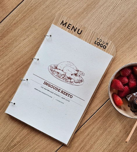 Rosy Brown portamenu con anelli in legno per fogli formato a4, supporto menu inciso, cartella menu ristorante, pannello menu, libro menu, copertina menu personalizzata, copertina menu bevande Schermata_2025-03-21_alle_19.00.07.png