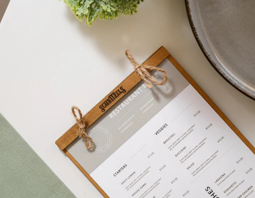 Light Gray portamenu misura A5 in legno con corda per fogli, supporto menu inciso, cartella menu ristorante, pannello menu, libro menu, copertina menu personalizzata, copertina menu bevande Schermata_2025-03-22_alle_12.28.08.png
