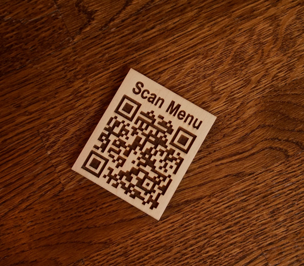 Saddle Brown Cartello codice QR in legno con testo personalizzato, menu touchless codice QR, scansione menu QR, menu codice QR personalizzato, cartello menu codice QR Screenshot2025-03-22alle14.48.01.png