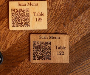 Saddle Brown cartello Qr code da tavolo in legno Menu codice QR, cartello menu codice QR, cartello QR code in legno per ristoranti,hotel e cocktail bar Screenshot2025-03-28193024.png