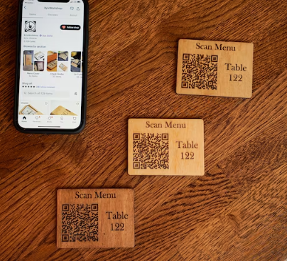 Saddle Brown cartello Qr code da tavolo in legno Menu codice QR, cartello menu codice QR, cartello QR code in legno per ristoranti,hotel e cocktail bar Screenshot2025-03-28193104.png
