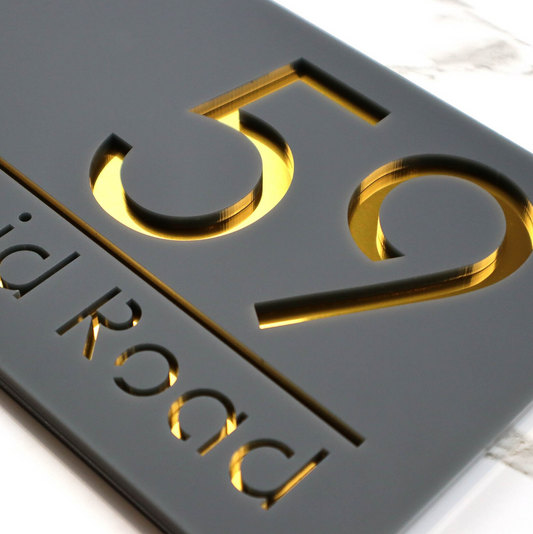 Dim Gray Targa con numeri civici F2 , targa da parete elegante, nero scuro opaco , specchio in oro argento o oro rosa specchiato, tagliata al laser | 300 mm x 160 mm Screenshot2025-03-29alle11.27.47.png