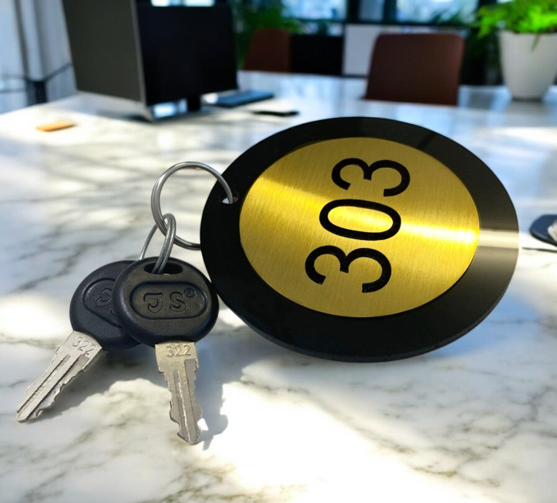 Portachiavi per Hotel in Plexiglas e ABS con Numeri Incisi – Eleganza e Resistenza