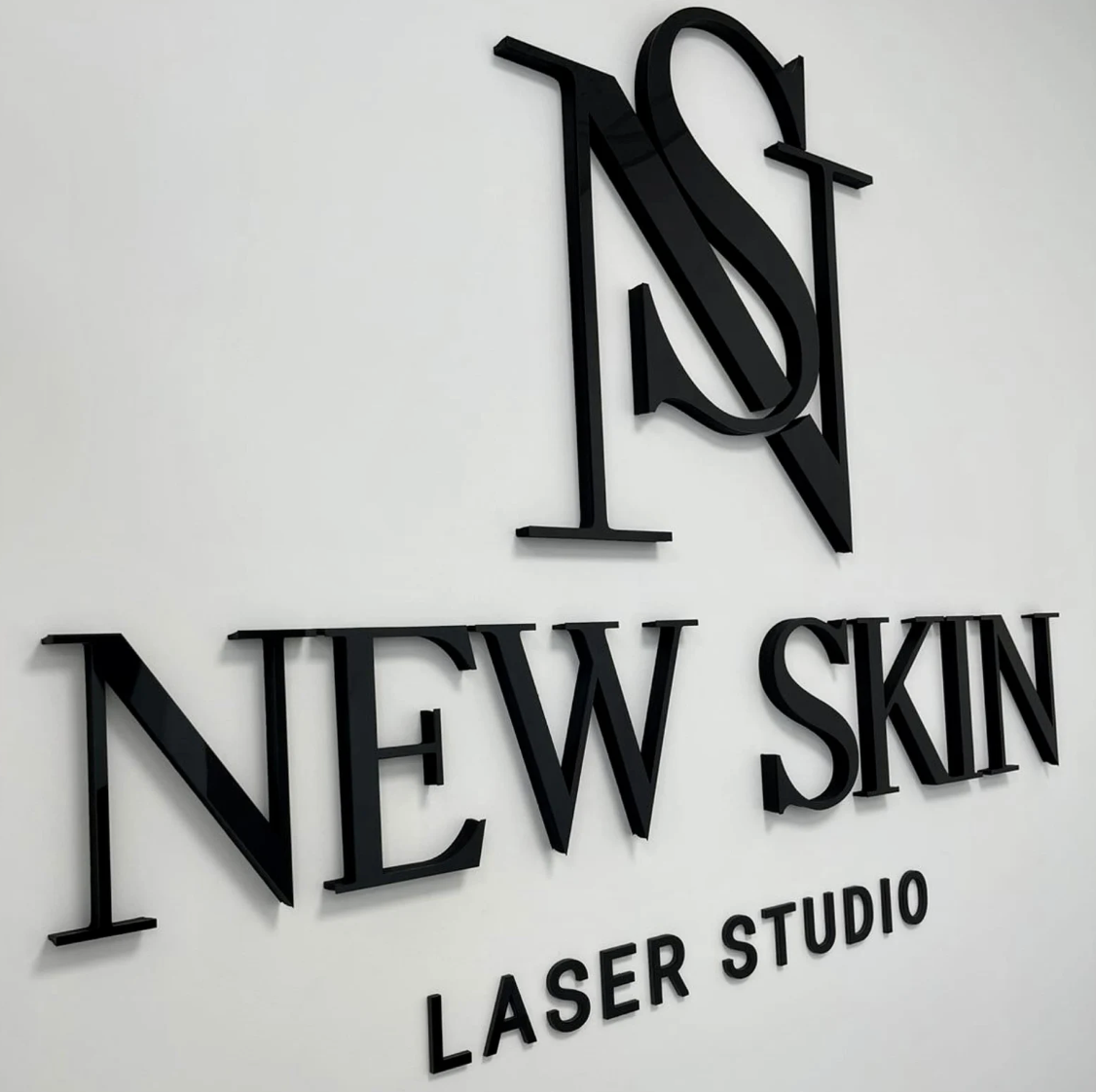 Light Gray Insegna aziendale 3D plexiglas nero Insegne personalizzate, Logo tagliato al laser, Insegna personalizzata aziendale, Insegna salone di bellezza, Insegna per ufficio, Segnaletica clinica, Screenshot_2025-03-21_alle_13.05.29.png