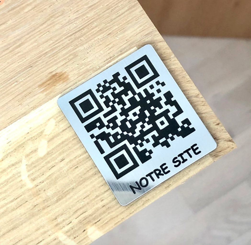 Light Gray Targa con codice QR inciso personalizzato - Menu senza contatto per ristorante, hotel, bar - Instagram, Facebook, Google Recensioni QR Screenshot_2025-03-22_alle_13.39.52.png