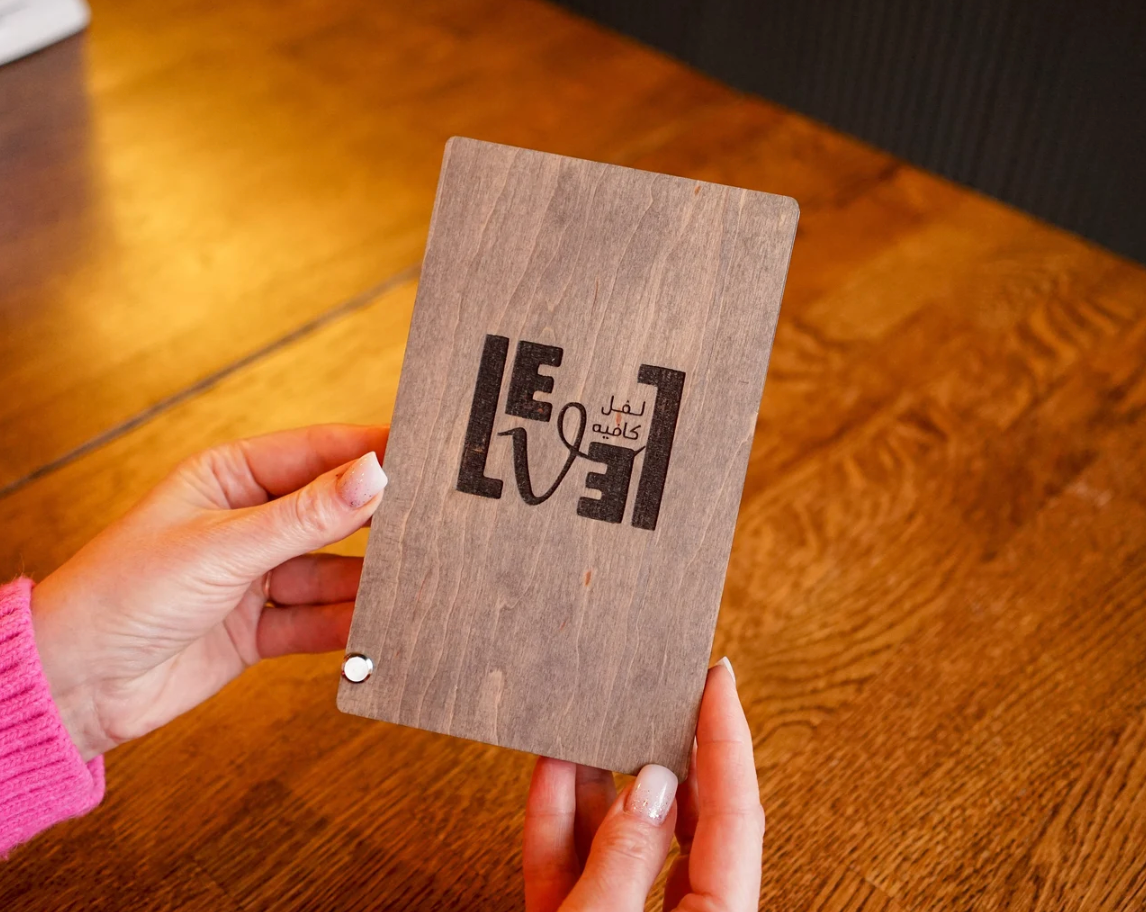 Sienna portaconto cassettina legno personalizzato con incisione laser ricevuta per gli ospiti, per ristoranti, libretto di servizio personalizzato, presentatore di assegni per server BookWood, porta fatture personalizzato Screenshot_2025-03-22_alle_14.51.39.png