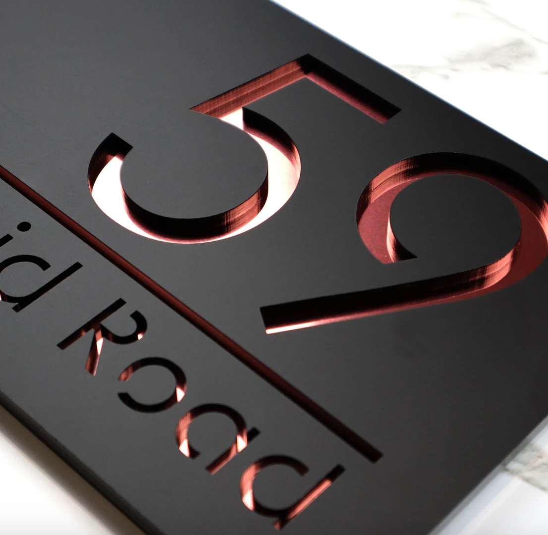 Dark Slate Gray Targa con numeri civici F2 , targa da parete elegante, nero scuro opaco , specchio in oro argento o oro rosa specchiato, tagliata al laser | 300 mm x 160 mm Screenshot_2025-03-29_alle_11.33.29.png