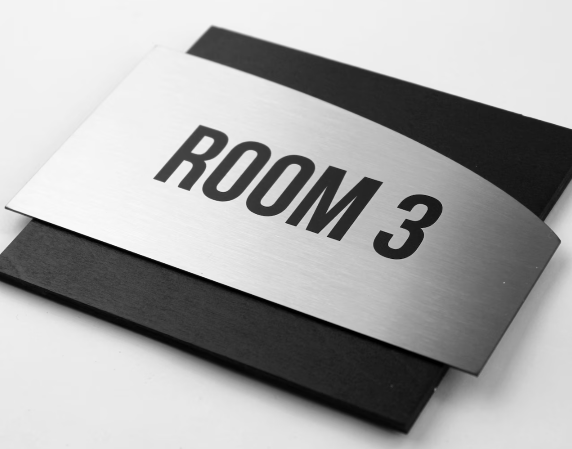 Dark Slate Gray targa  personalizzata da parete in legno e abs acciaio per ufficio  in plexiglas con incisione personalizzata, targa per porta personalizzata, targa, targa per nome azienda– Eleganza, Precisione e Resistenza Screenshot_2025-03-29_alle_18.37.21.png
