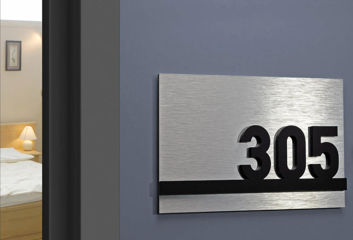 Dim Gray Numeri in abs effetto acciaio e legno da parete per ufficio o casa con incisione personalizzata, targa per porta personalizzata, targa, targa per nome azienda– Eleganza, Precisione e Resistenza Screenshot_2025-03-30_alle_12.55.26.png
