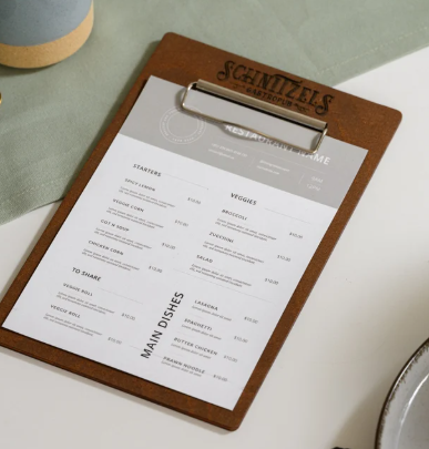 Gray portamenu in legno noce per food con pinza, supporto menu inciso, cartella menu ristorante, pannello menu, libro menu, copertina menu personalizzata, copertina menu bevande ,per ristoranti e cocktail bar Screenshot_2025-03-31_161833.png