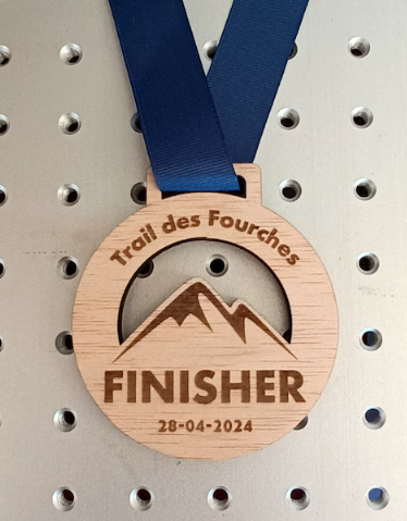 Medaglia legno pioppo 11 sport Medaglie personalizzate Premio gara sportiva personalizzata Corsa Ciclo virtuale Calcio Danza Nuoto Sport di finitura