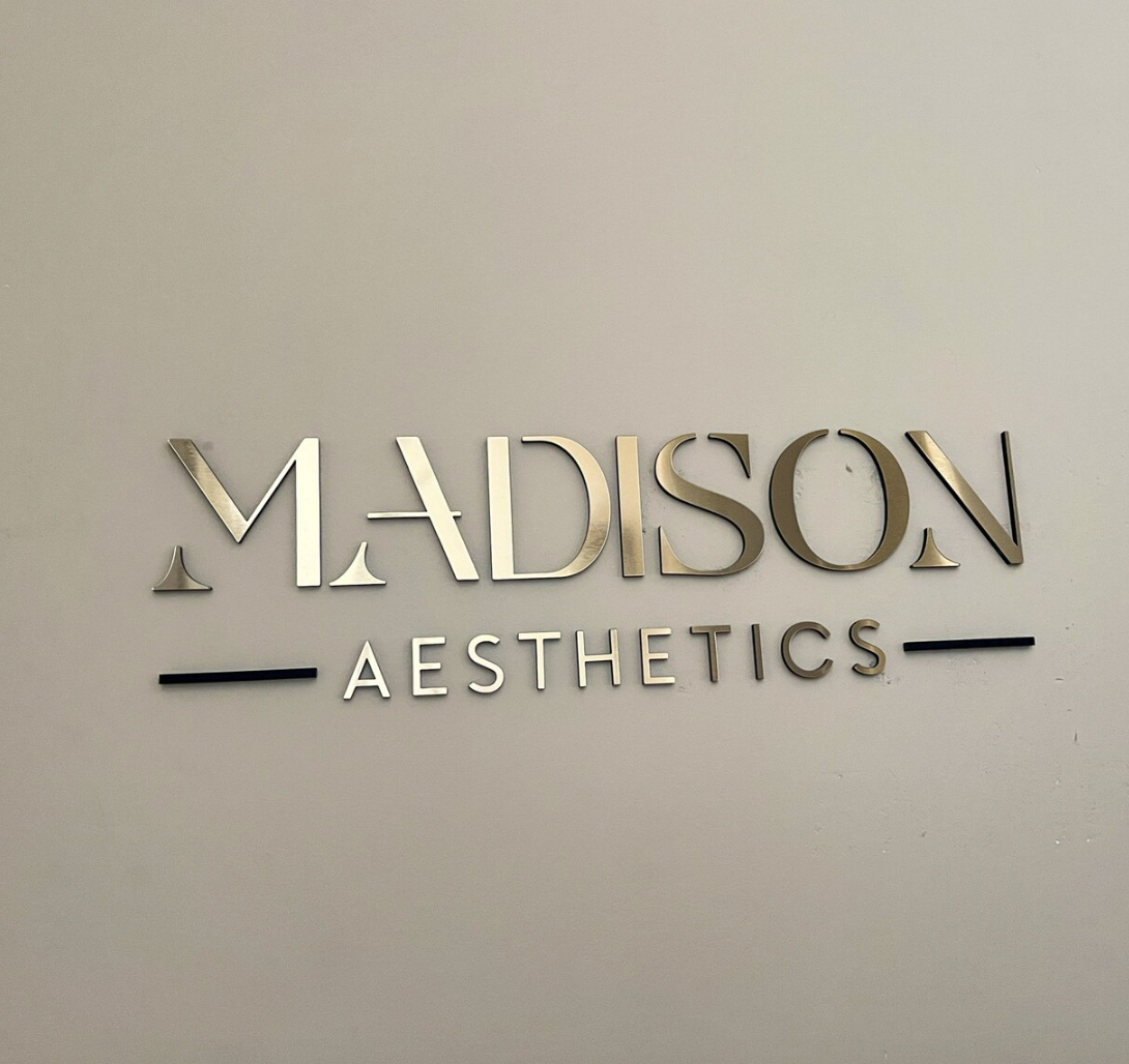 Dark Gray Insegne in acciaio abs per saloni personalizzati, Insegne estetiche, Insegne Bliss, Insegne per ufficio, Insegne aziendali 3D, Segnaletica clinica, Insegne per dentisti, Insegne da parete per ufficio, Glow Up insegna_parrucchiere_94cd5c3a-f446-4fc4-8c22-278a210475e4.png
