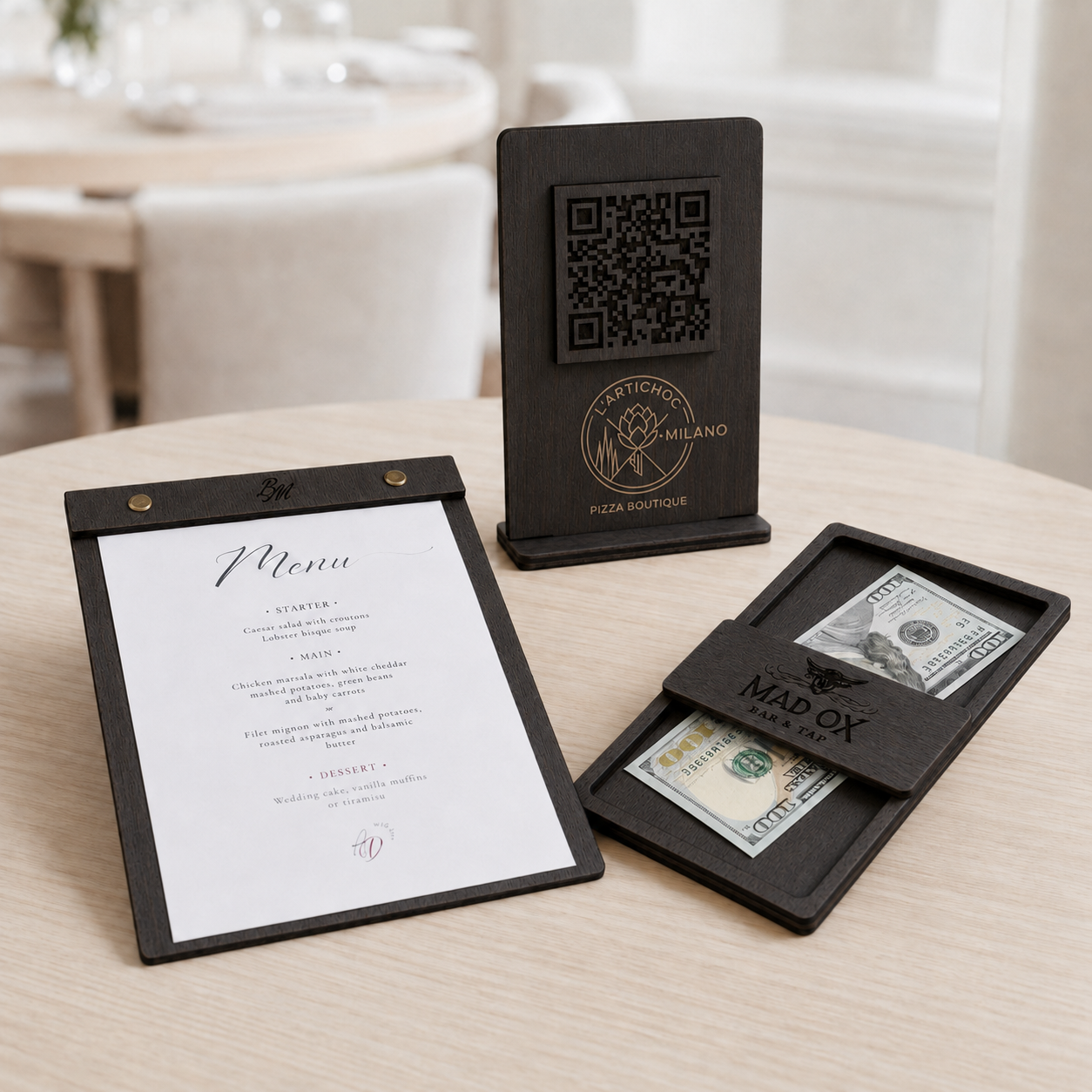 Set coordinato ristorante effetto ebano con portamenu, porta QR e portaconto personalizzati