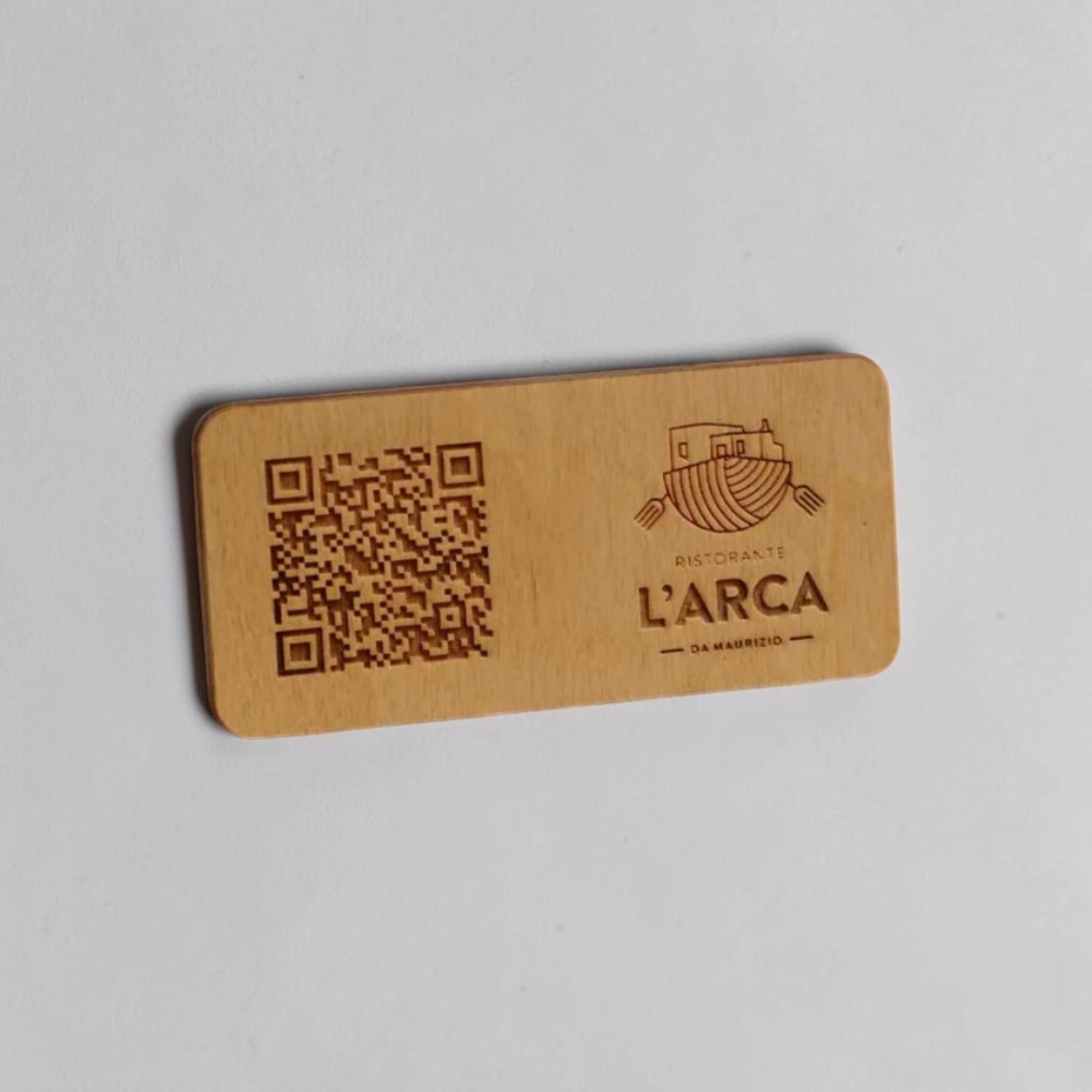 Supporto QR code in legno incluso nel set