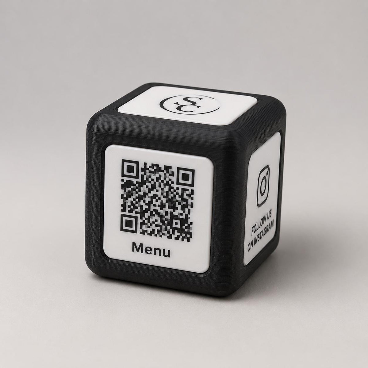 Cubo Espositore QR Code Personalizzato | Menu Digitale, Social Media, Wi-Fi | Stampa 3D e Incisione Laser | Per Ristoranti, Bar ed Eventi