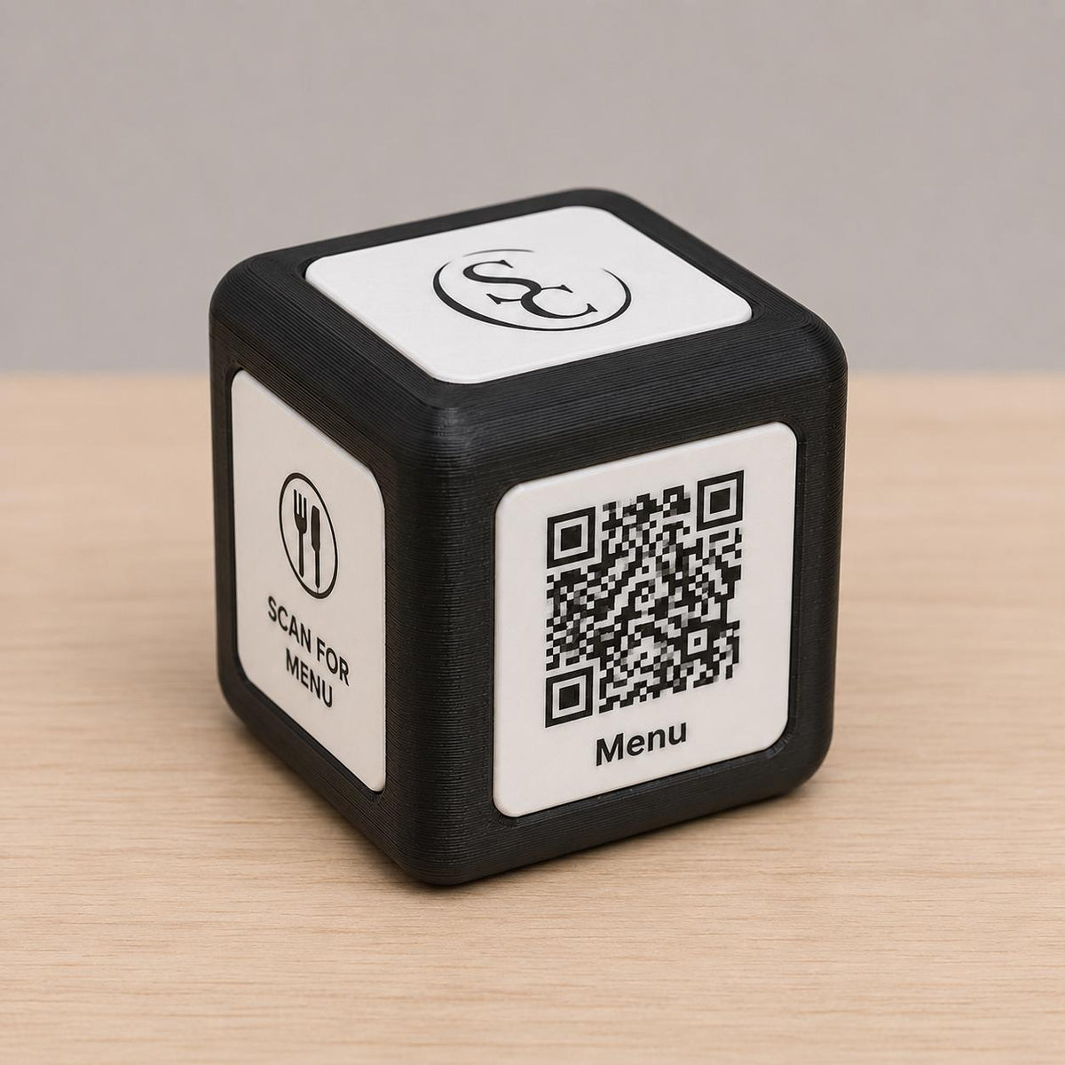 Cubo Espositore QR Code Personalizzato | Menu Digitale, Social Media, Wi-Fi | Stampa 3D e Incisione Laser | Per Ristoranti, Bar ed Eventi