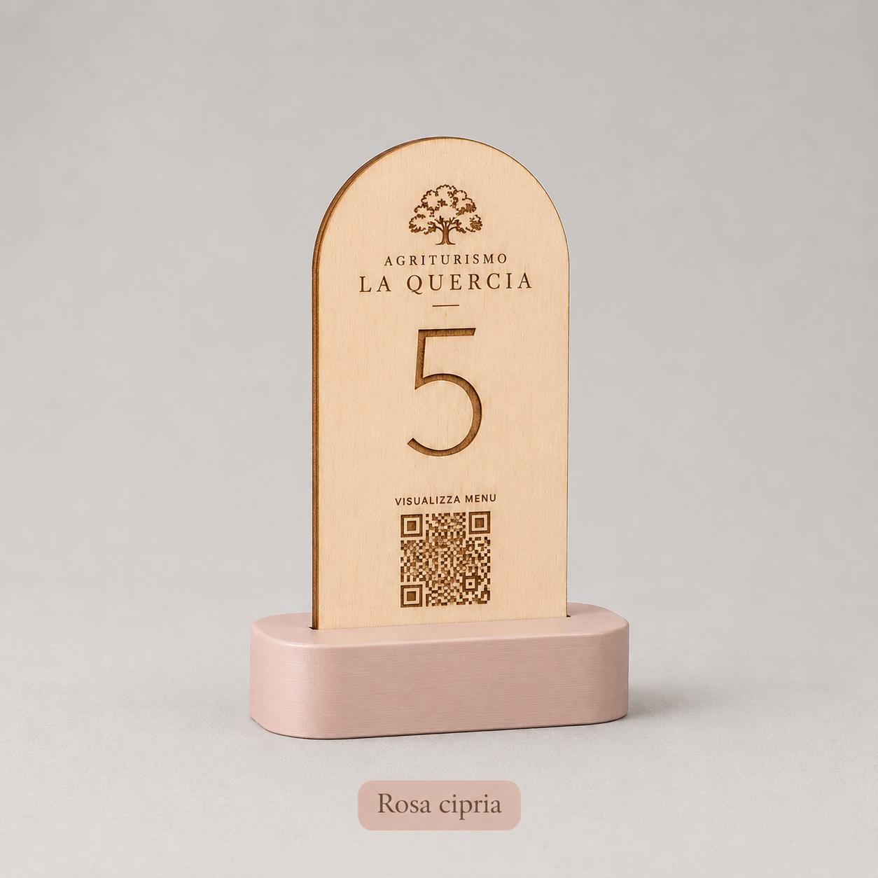 Portanumero incisoo al laser in legno Tavolo Azzurro con QR Code Personalizzato | Stand in Legno di Pioppo e Base 3D | Segnatavolo