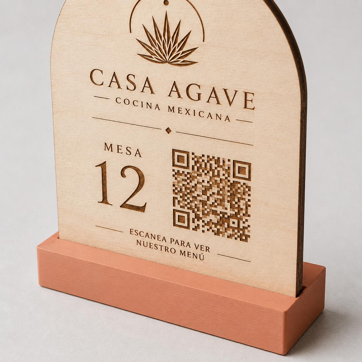 Segnatavolo ad Arco in Legno con Base Colorata, Porta QR Code Ristorante Personalizzato, Numeri Tavolo Moderni Boho Chic, Portamenu con Logo