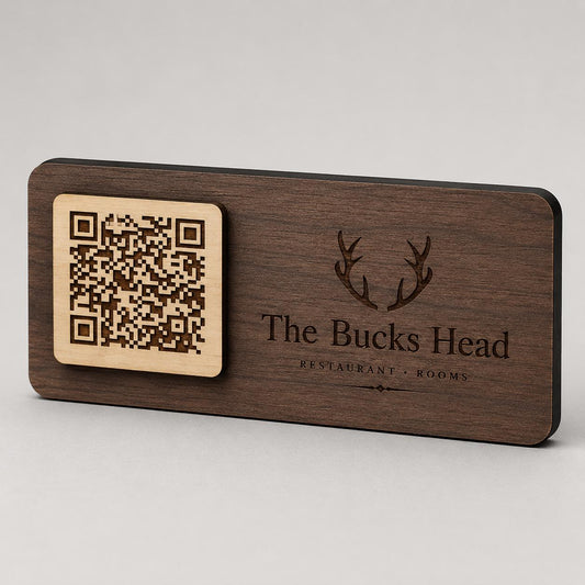 Targhetta QR Code in legno color ebano personalizzato con logo, segnatavolo inciso laser per menu digitale ristorante bar hotel