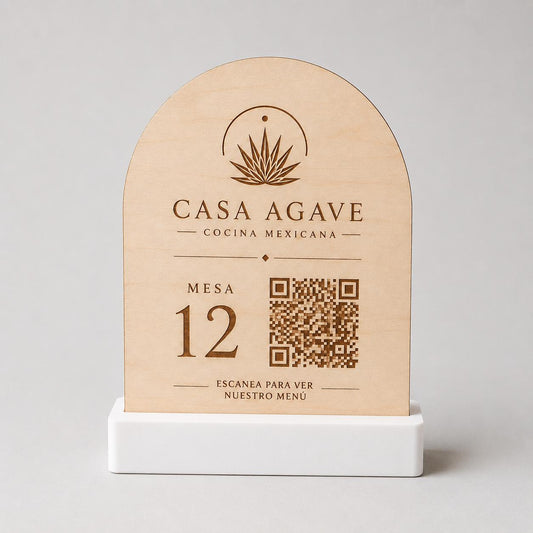 Set numeri tavolo ad arco in legno personalizzati con base colorata e QR Code