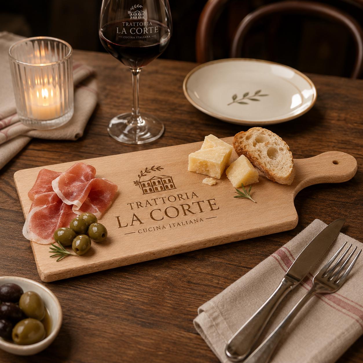 Tagliere in faggio con manico personalizzato 35 × 16 cm – vista 5