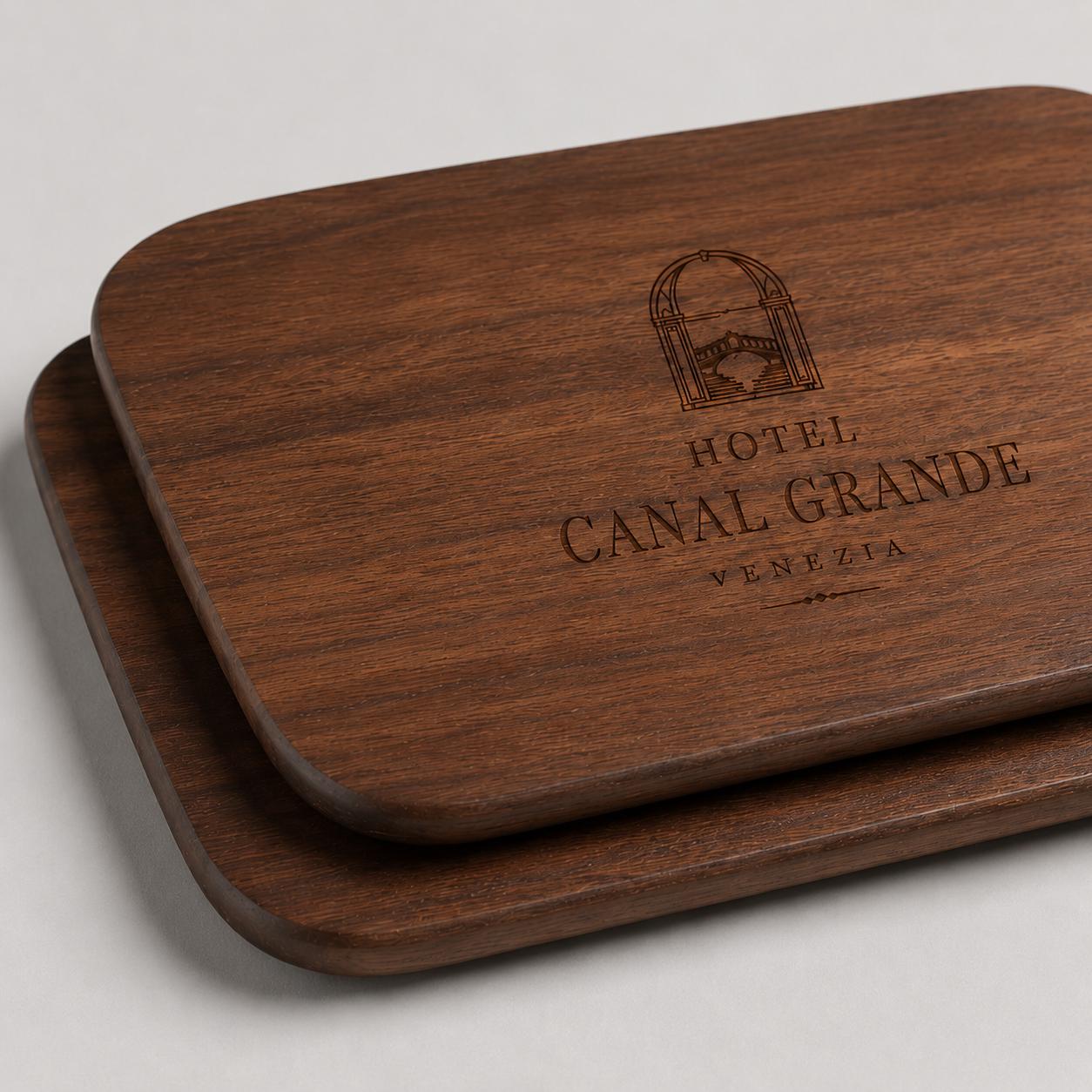 Set di 4 taglieri in acacia personalizzati 28 × 20 cm – vista 3