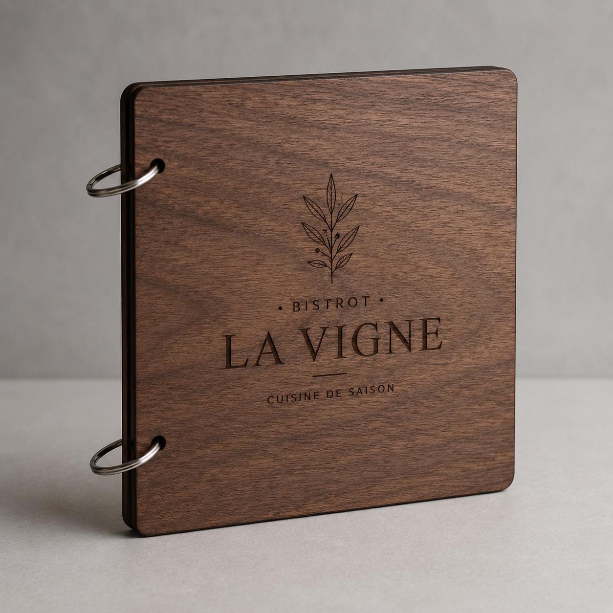 Portamenu in Legno Quadrato noce 22x22 cm Personalizzato, Cartellina a Libro con Anelli per Ristorante e Bar, Copertina Menu con Incisione
