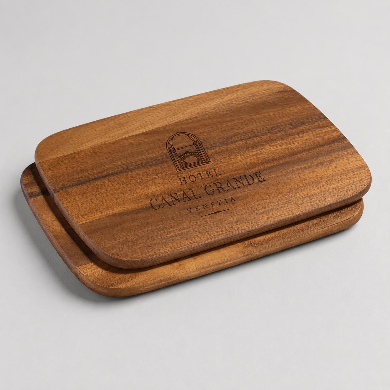 Set di 4 taglieri in acacia personalizzati 28 × 20 cm