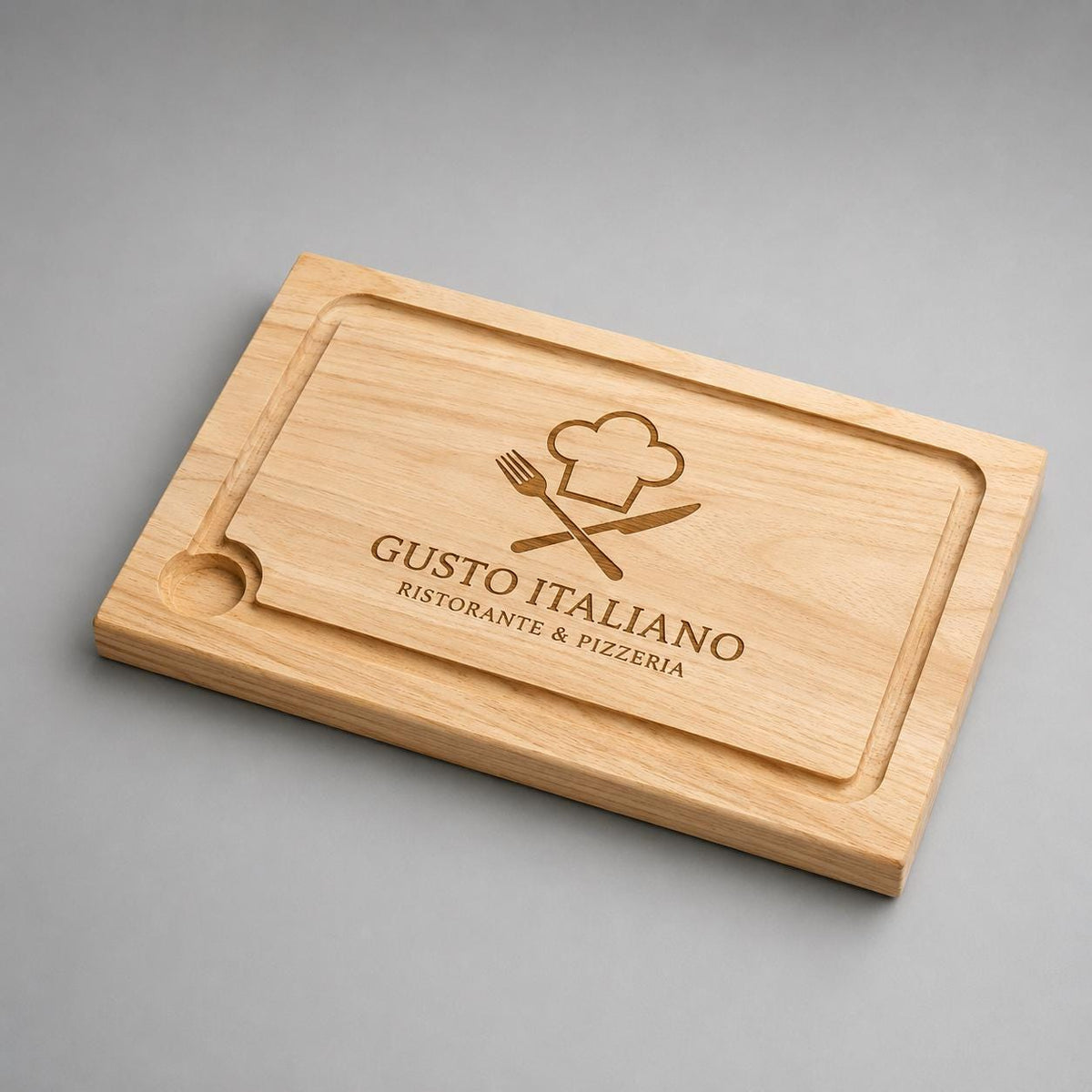 Vista laterale del tagliere in legno personalizzato