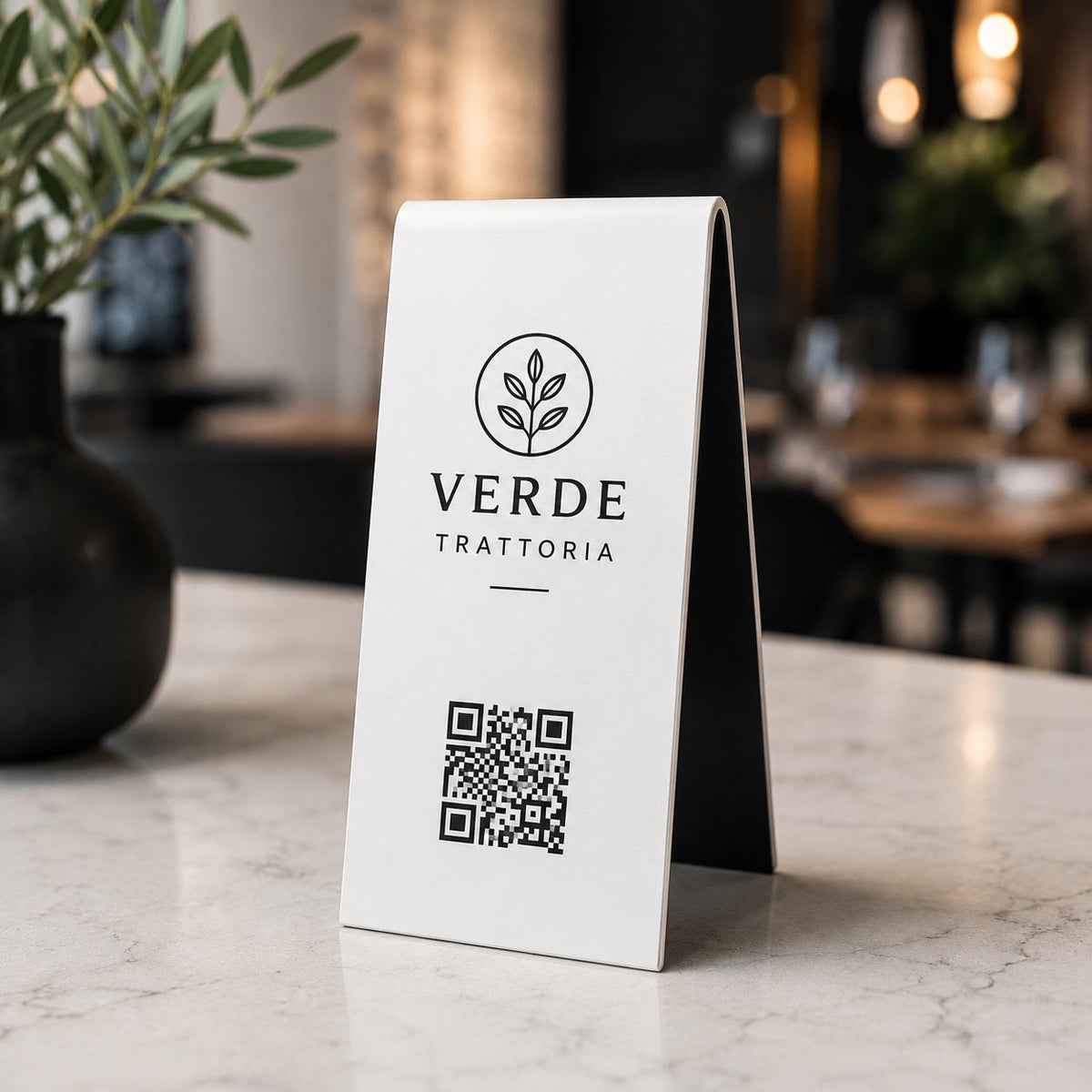 Espositore QR Code piegato da Tavolo Oro Spazzolato Personalizzato, Portamenu a Cavalletto con Logo Inciso Laser, Segnatavolo per Ristorante