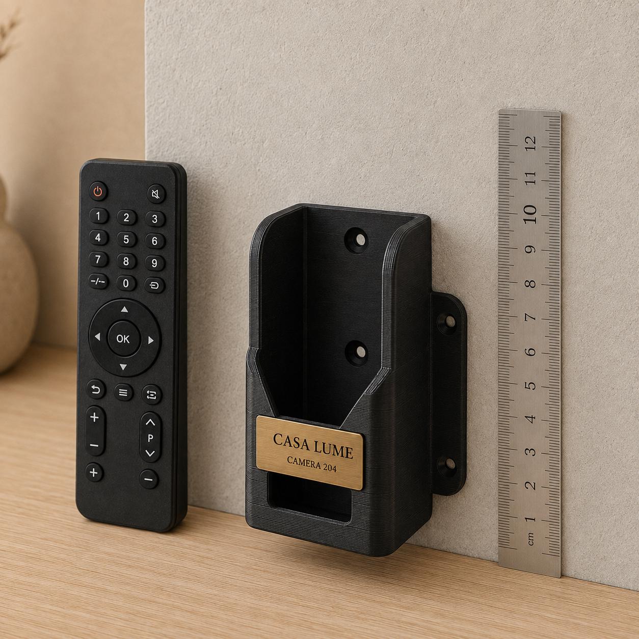 Set da 10 Supporti Telecomando Personalizzati | Culle a Parete in PLA e Rowmark per Camere Hotel