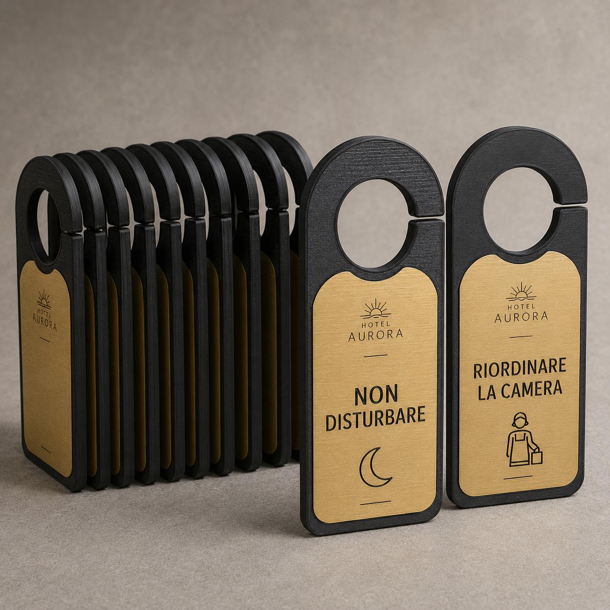 Set da 10 Cartellini Bifacciali per Porta Hotel Personalizzati | Non Disturbare e Riordinare la Camera | PLA e Rowmark