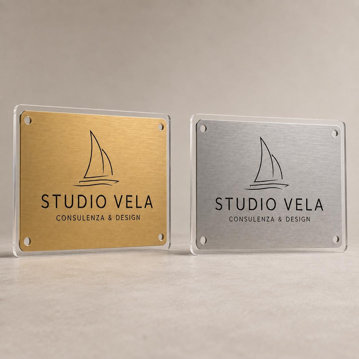 Targa Aziendale Rettangolare Personalizzata | Plexiglas Trasparente e Rowmark ABS | 4 Fori Ø10 mm | Pezzo Singolo