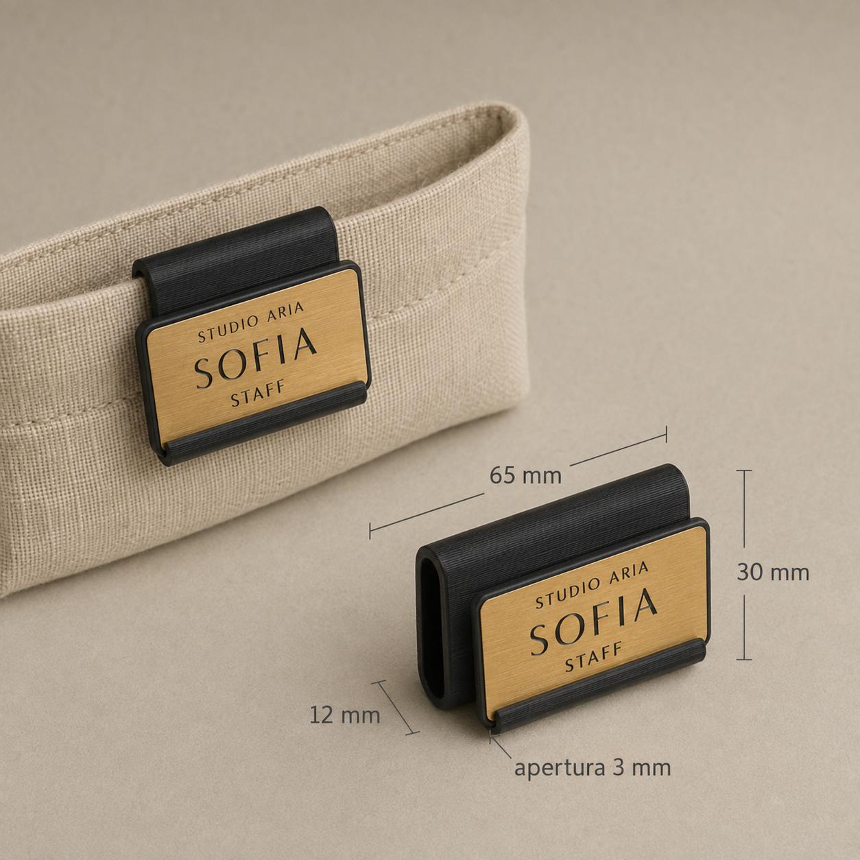 Set da 10 Badge Staff Personalizzati | Clip da Grembiule in PLA e Rowmark per Spa e Locali