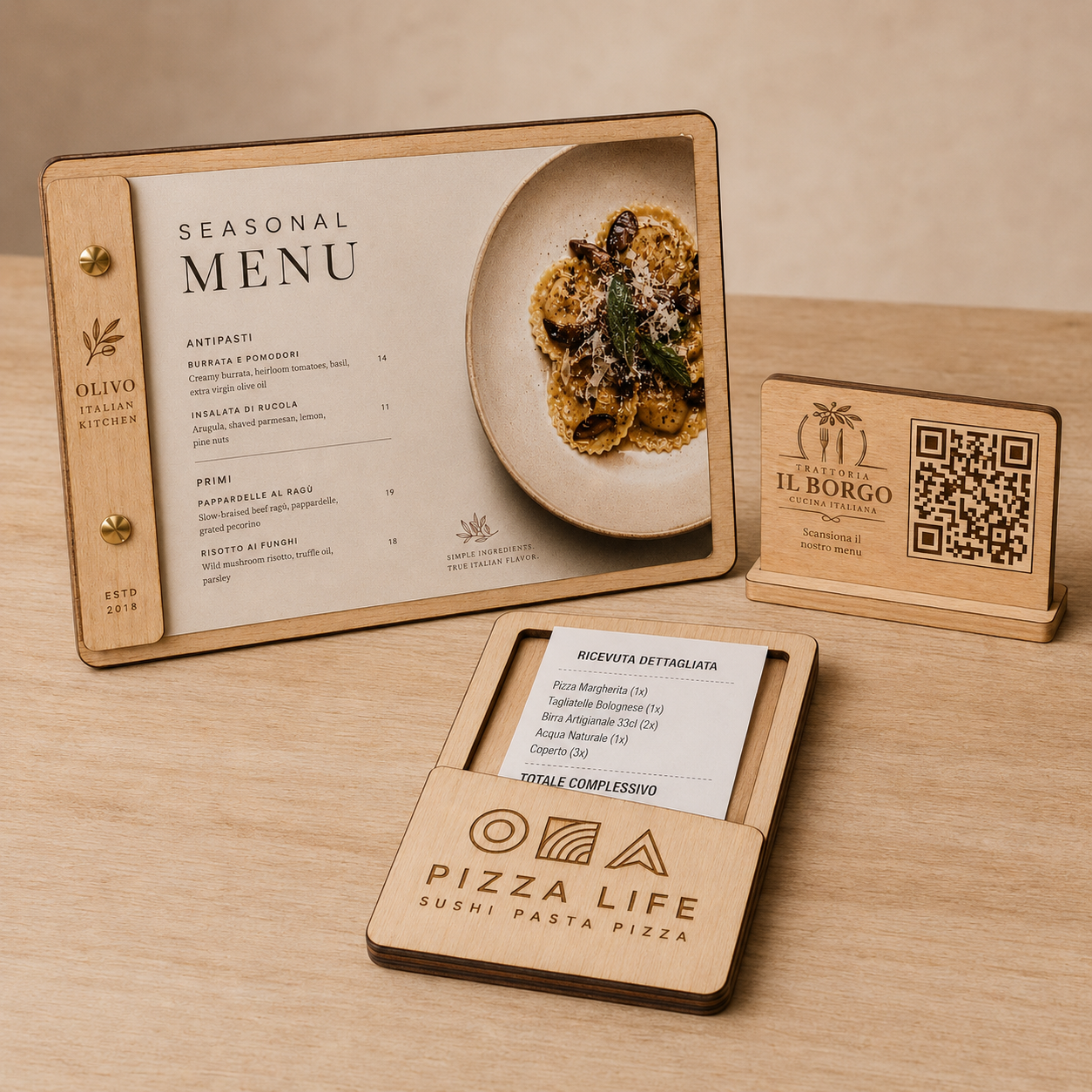 Copertina illustrativa del set ristorante in legno chiaro con portamenu orizzontale A4 A5, QR Code e portaconto
