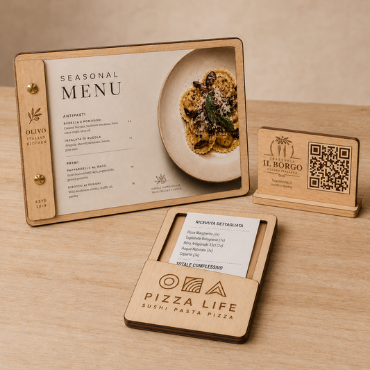 Copertina illustrativa del set ristorante in legno chiaro con portamenu orizzontale A4 A5, QR Code e portaconto